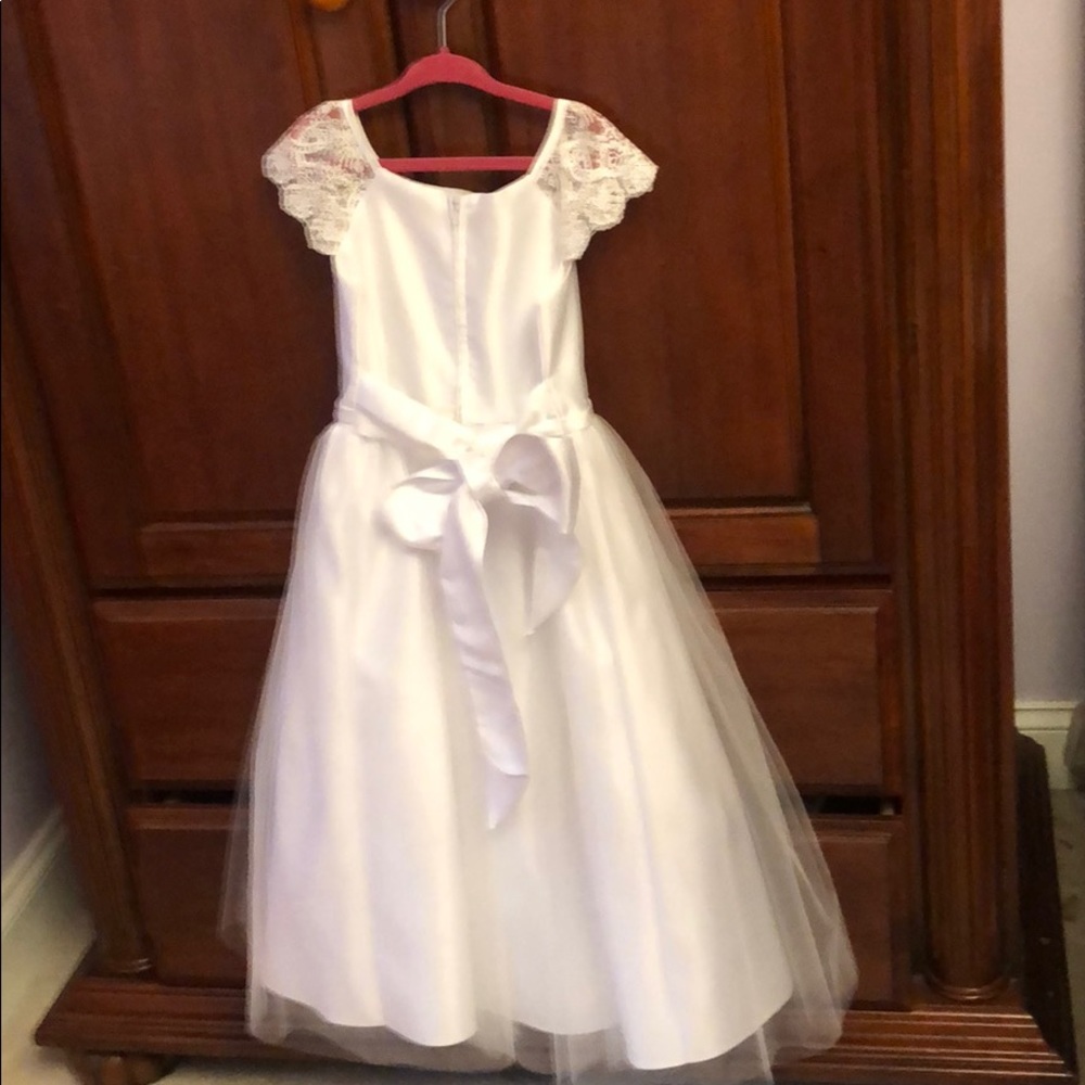 Girls First Communion dress. - Picture 3 of 4